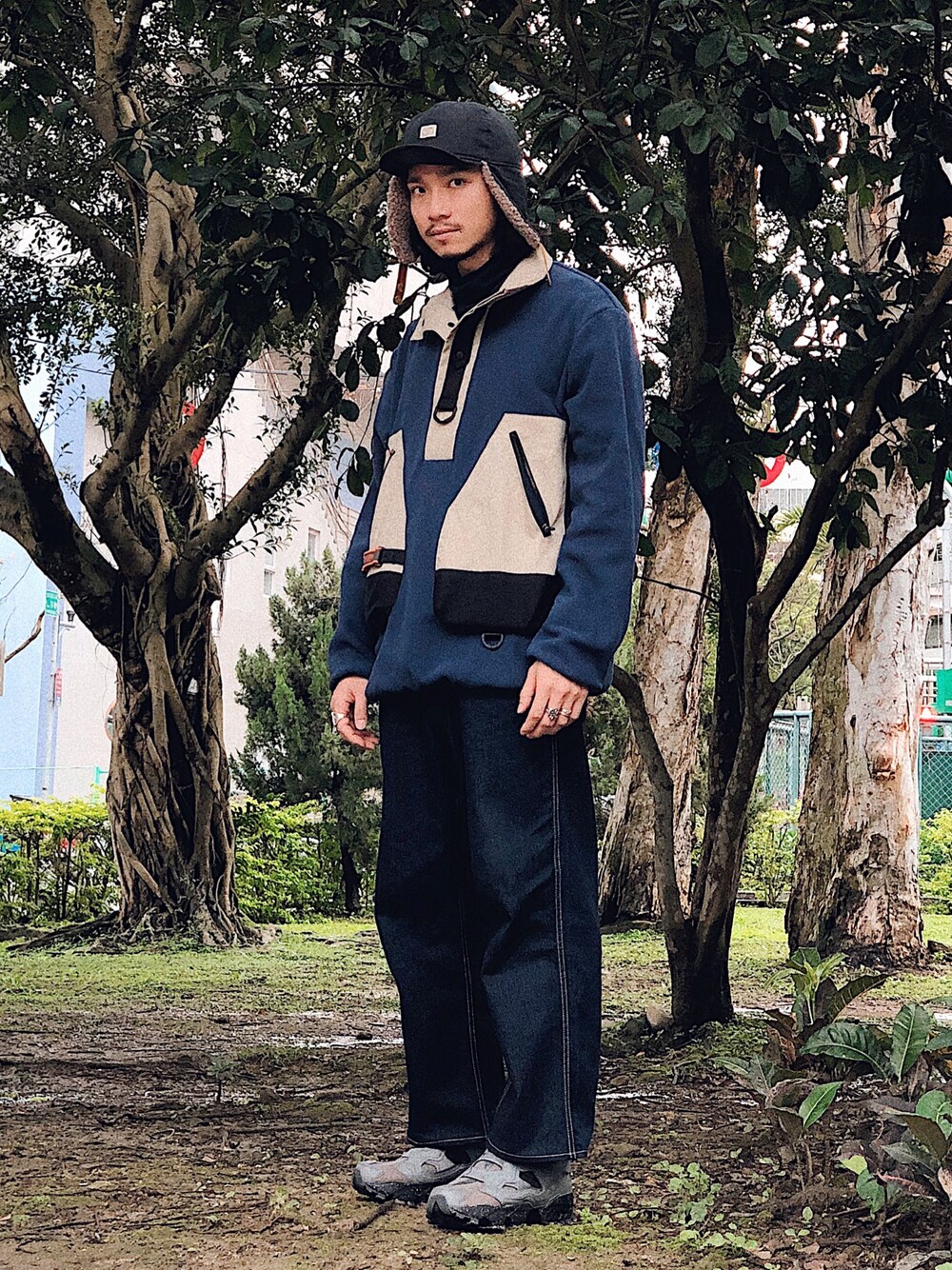 「urban outdoor、Levi's、LEVI'S RED、reebok、Chainloop、圈入、圈入準」｜「Levi'sのLevi's(R) RED TWISTED バギートラウザー BLUE QUARTZ（デニムパンツ、ブルー系）」を使った、林育準🇹🇼さん（メンズ・180cm）の冬コーディネートの1枚目の写真
