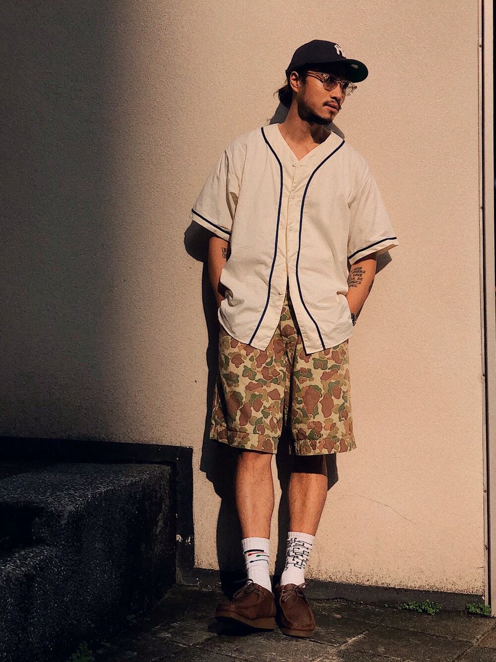 「summer、夏コーデ、BEAMS、bryceland's、clarks、Chainloop、圈入、圈入準」｜「WHITESVILLEのアイテム（シャツ/ブラウス、ホワイト系）」を使った、林育準🇹🇼さん（メンズ・180cm）の夏コーディネートの1枚目の写真