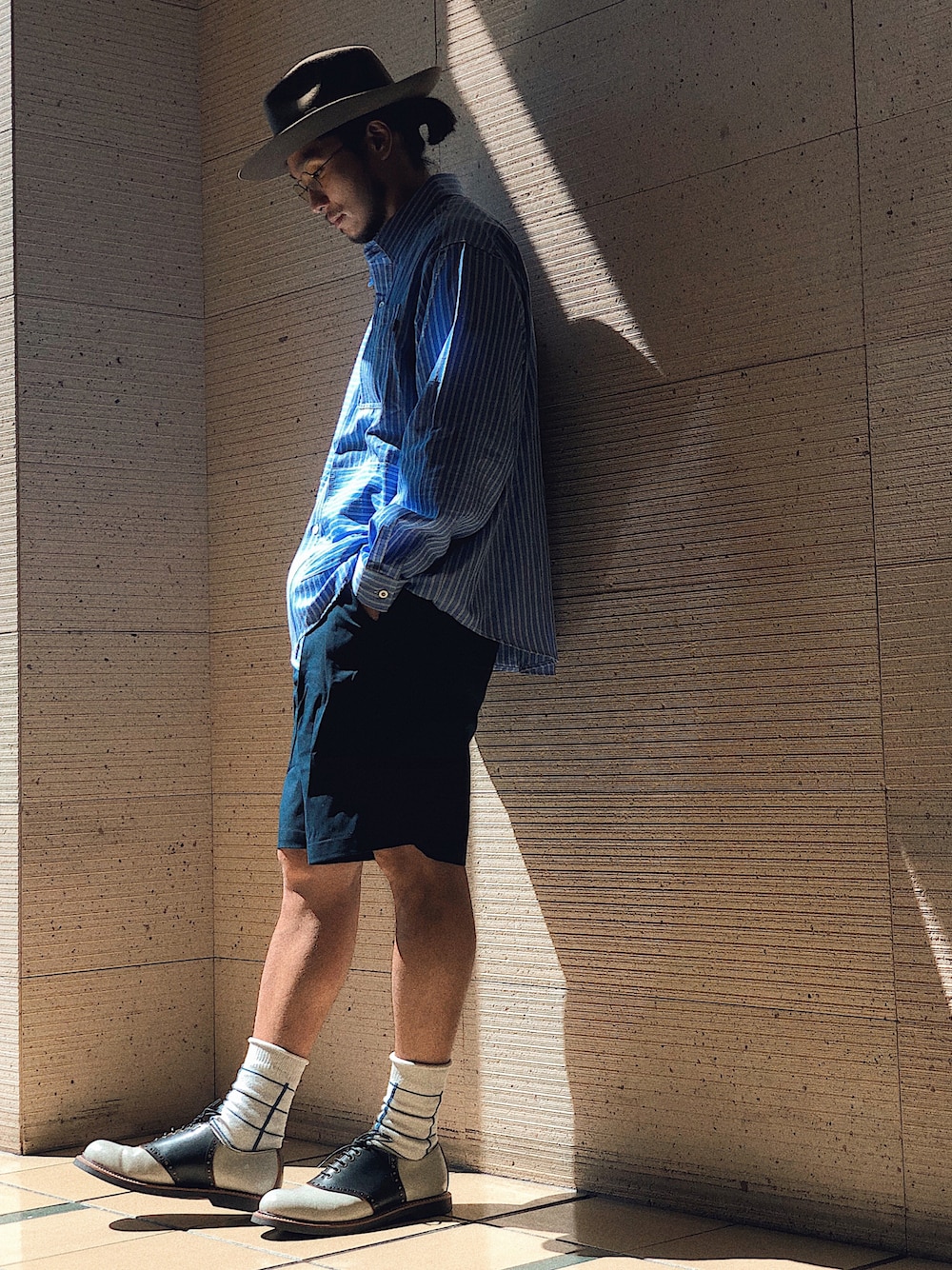 「summer、THE H.W. DOG&CO.、VINTAGE、Chainloop、圈入、圈入準」｜「THE H.W. DOG & CO. のPOINT-H（ハット、グレー系）」を使った、林育準🇹🇼さん（メンズ・180cm）の秋コーディネートの1枚目の写真