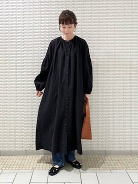 「アイテム（スニーカー）」を使った、R i oさん（レディース・160cm・20代）の秋コーディネート