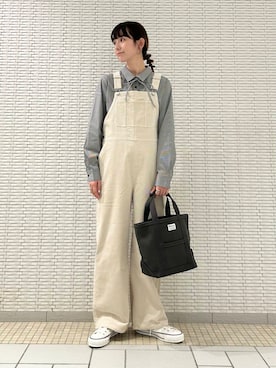 「アイテム（オールインワン・サロペット、ホワイト系）」を使った、R i oさん（レディース・160cm）の秋コーディネート