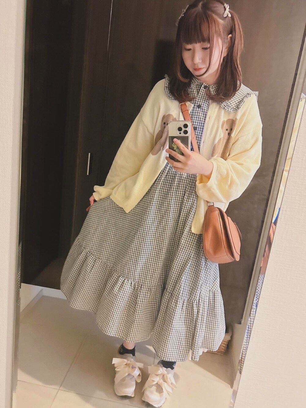 「今日のコーデ、ガーリーコーデ、厚底シューズ、厚底サンダル、ワンピースコーデ、大人ガーリー、メリージェニー」｜「しまむらのアイテム（ワンピース、ブラック系）」を使った、chimuさん（骨格ストレート・レディース・160cm）の春コーディネートの1枚目の写真