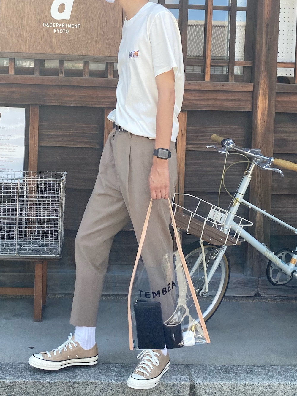 「COOLなこのコが仲間入り、クリアバッグ、メゾンキツネ、タックイン、夏コーデ、シンプルコーデ、淡色コーデ、オトナカジュアル、リラックススタイル、CT70s」｜「MONKEY TIMEの＜monkey time＞ PE TRO TAPERED ANKLE/アンクルパンツ（その他パンツ、ベージュ系）」を使った、Keiさん（メンズ・175cm）の夏コーディネートの1枚目の写真