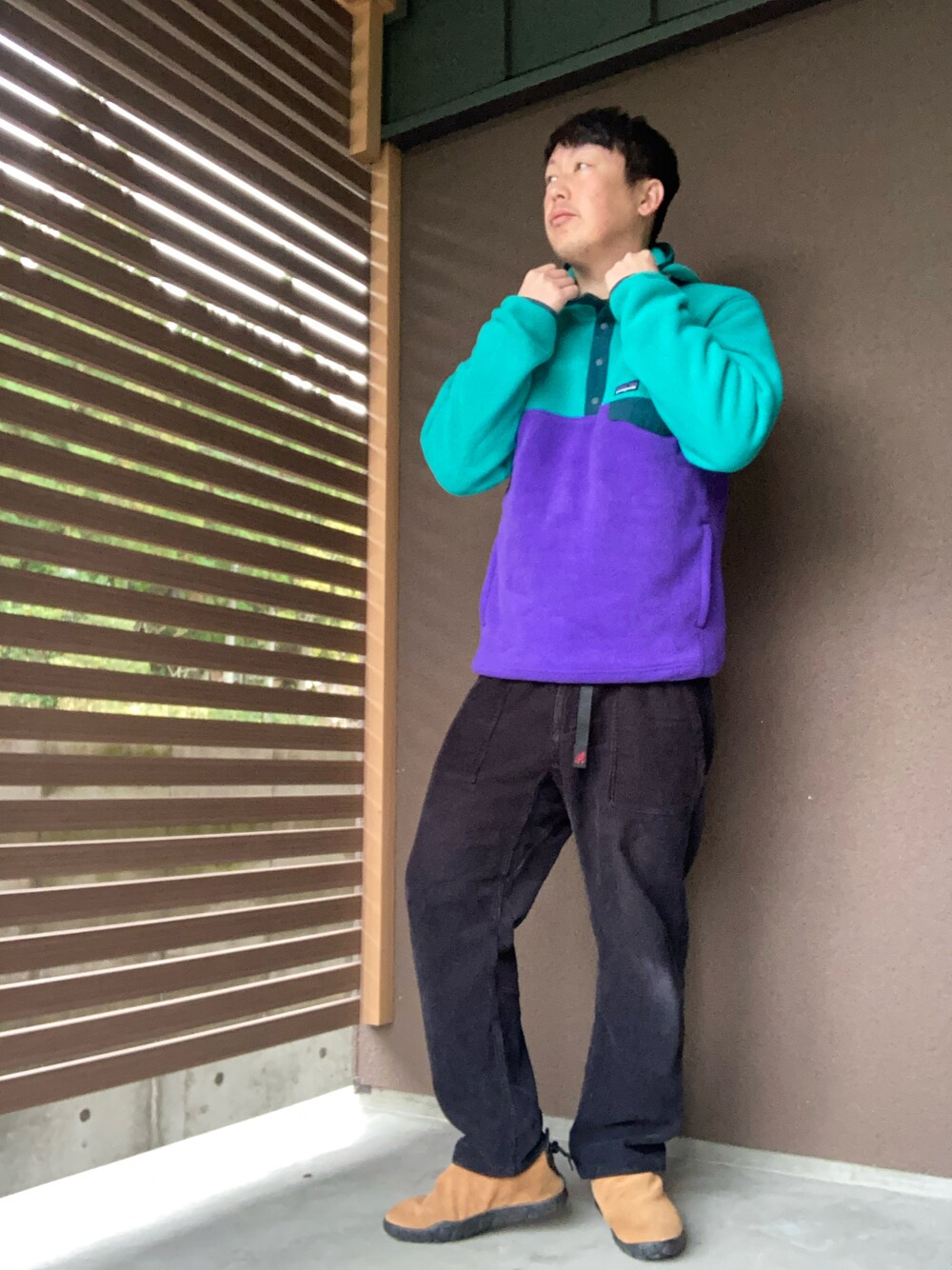 「大人カジュアル、冬のコーデ、休日スタイル、コーデュロイ、patagonia、フリース、シンチラ、NIKE、GRAMICCI」｜「patagoniaのアイテム（トップス、グリーン系）」を使った、垂金権造さん（メンズ・171cm）の冬コーディネートの1枚目の写真