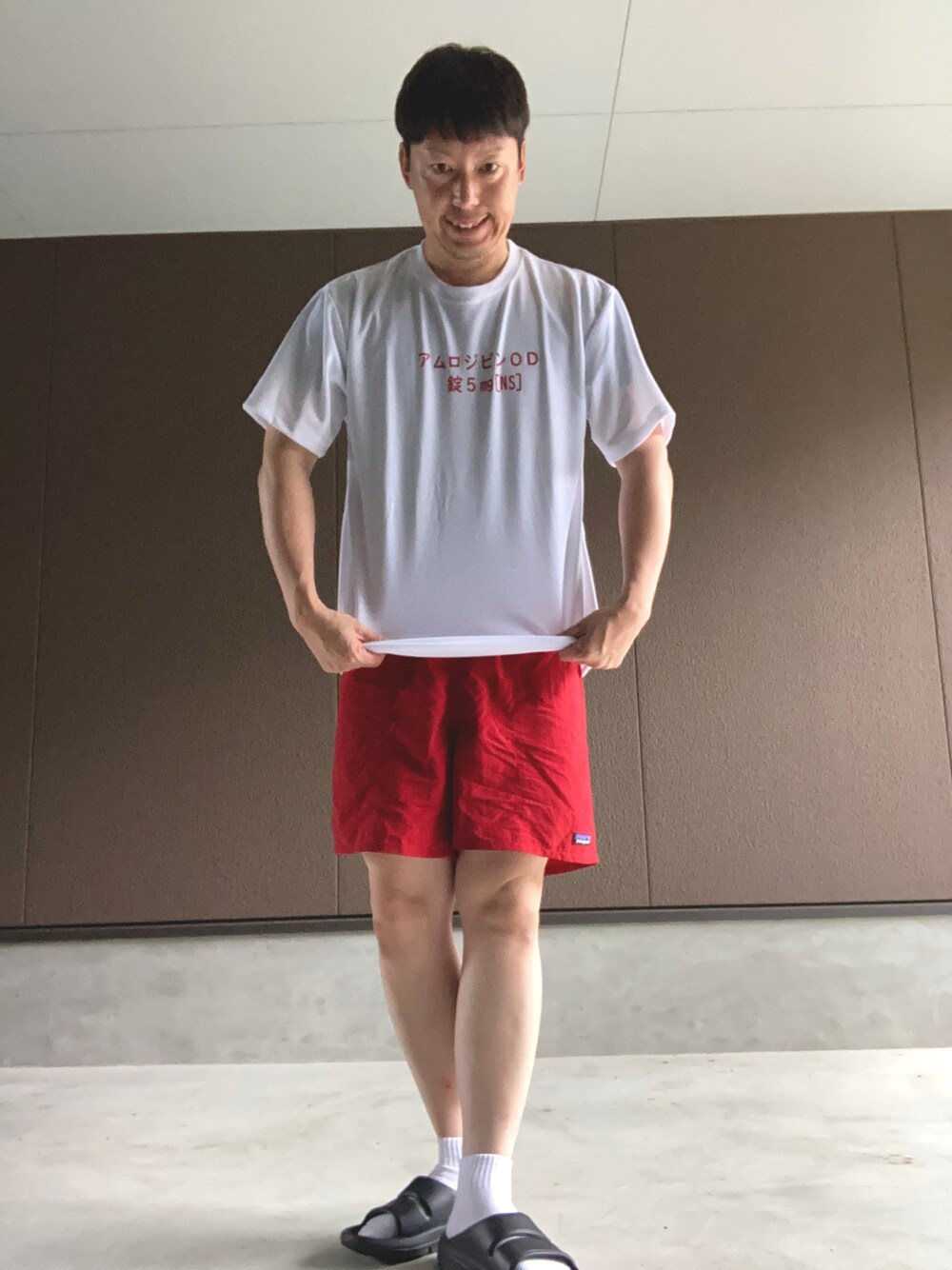 「みんなの白Tフェス、シンプル、オトナカジュアル、夏コーデ、おしゃれさんと繋がりたい、Tシャツ、サンダル、patagonia、ショートパンツ、Danner」｜「Original.のアイテム（シャツ/ブラウス、ホワイト系）」を使った、垂金権造さん（メンズ・171cm）の夏コーディネートの1枚目の写真