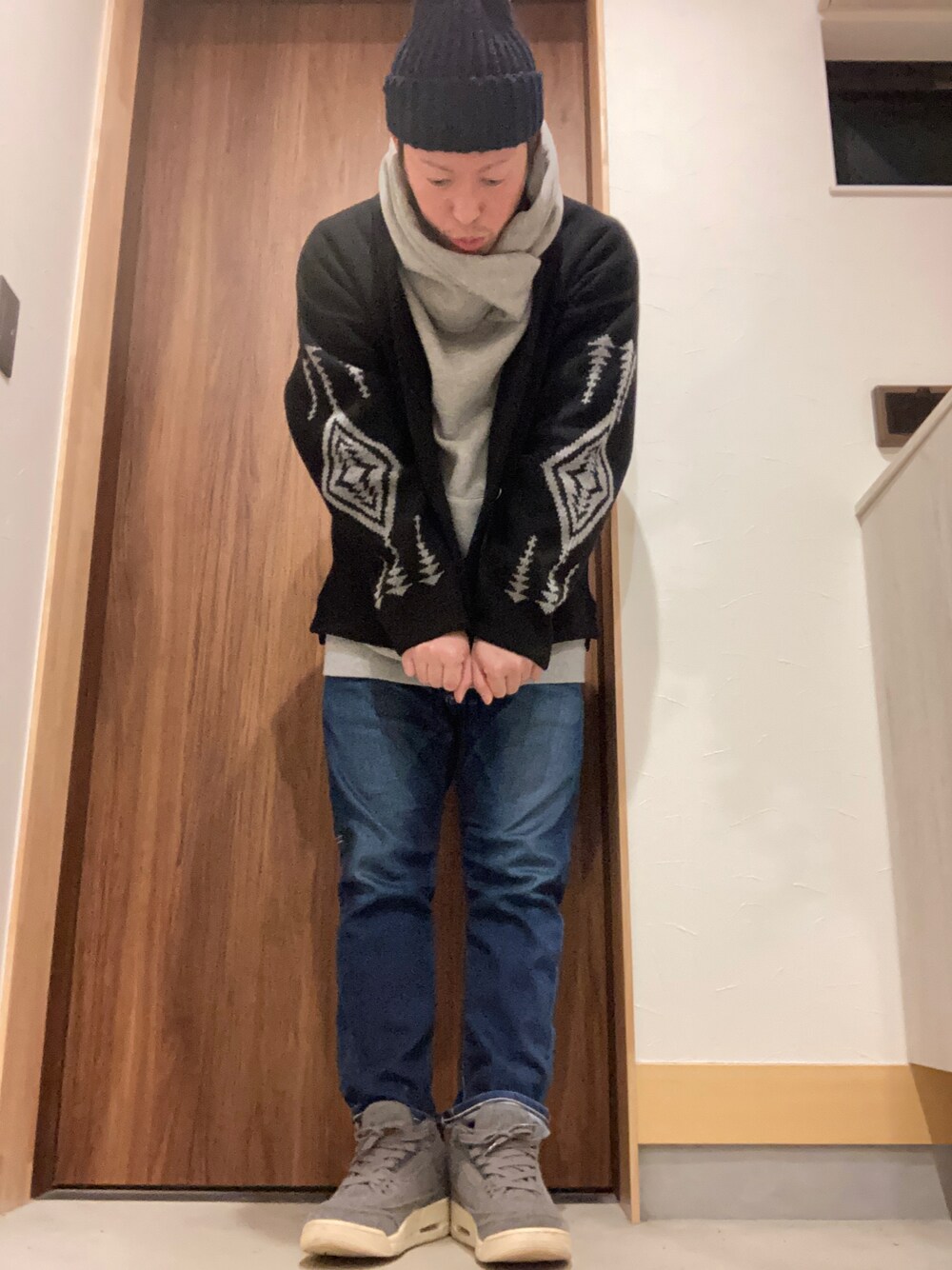 「ほめられ本命コーデ、春コーデ、お洒落さんとつながりたい、いいね、save、フォローお願いします🤑、きれいめカジュアル、カジュアル、スニーカーコーデ、デニムパンツ、NIKE、Jordan、PENDLETON、GRAMICCI」｜「Leeのアイテム（デニムパンツ、ブルー系）」を使った、垂金権造さん（メンズ・171cm）の冬コーディネートの1枚目の写真