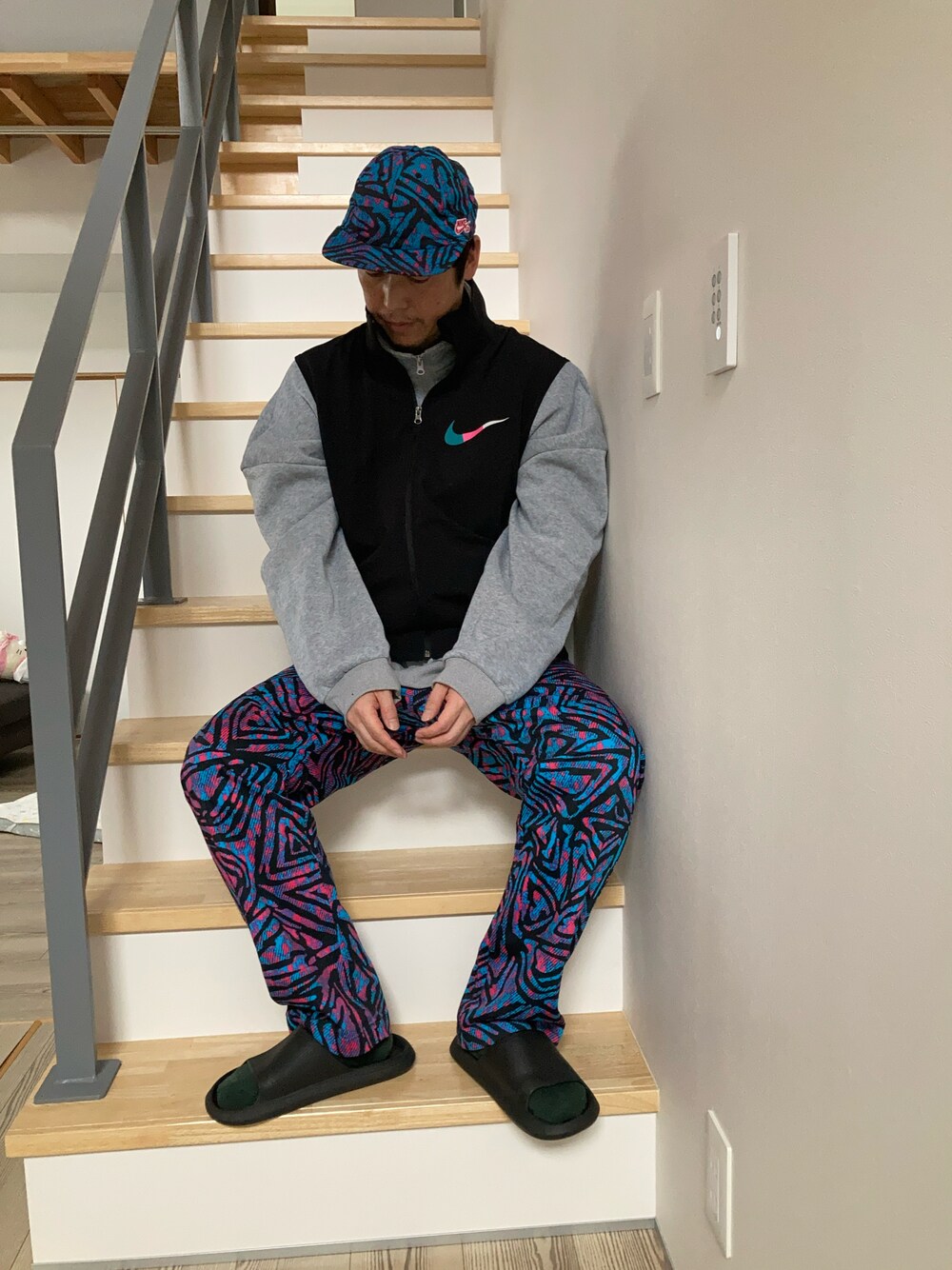 「冬を彩る色いろコーデ、NIKE、NikeSB、nike sb、shein、ベスト、スウェット、垂金工房」｜「NIKE SBのアイテム（キャップ、その他）」を使った、垂金権造さん（メンズ・171cm）の冬コーディネートの1枚目の写真