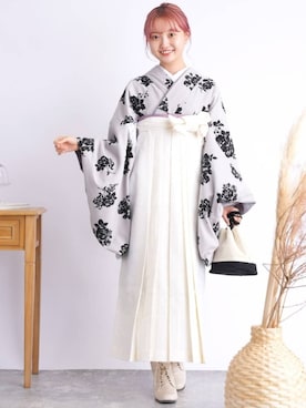 「くすみカラー」｜「アイテム（着物）」を使った、utataneスタッフさん（レディース・160cm）の冬コーディネート