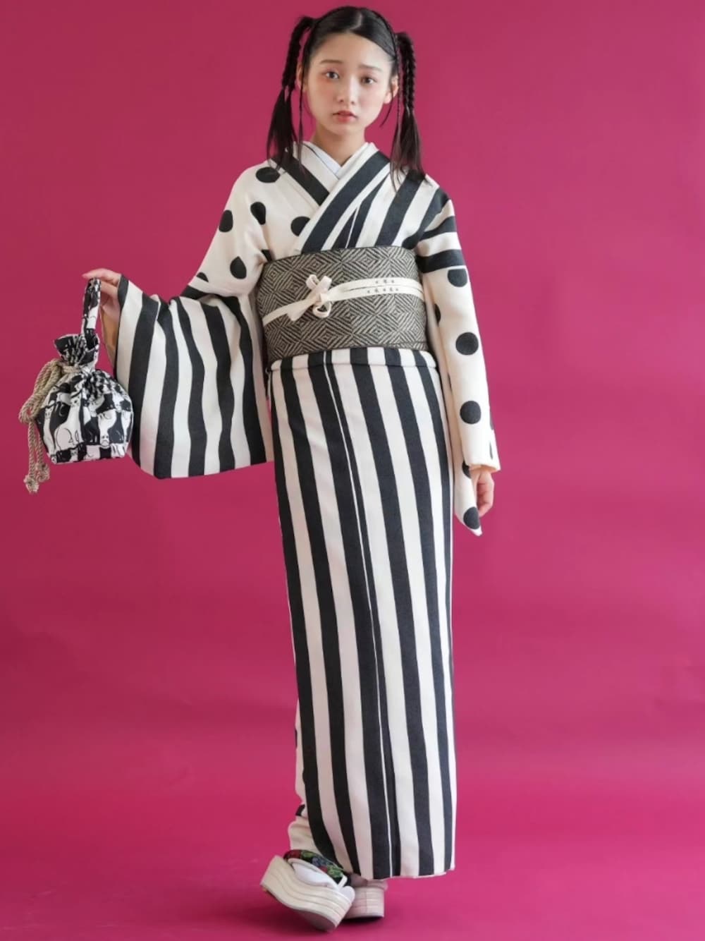 超美品　大人浴衣　浴衣　着物　夏物　166　白黒　平成ギャル　姫系　地雷　y2k y2k 平成 ギャル 浴衣 超美品 大人浴衣 浴衣 着物 夏物 166 白黒