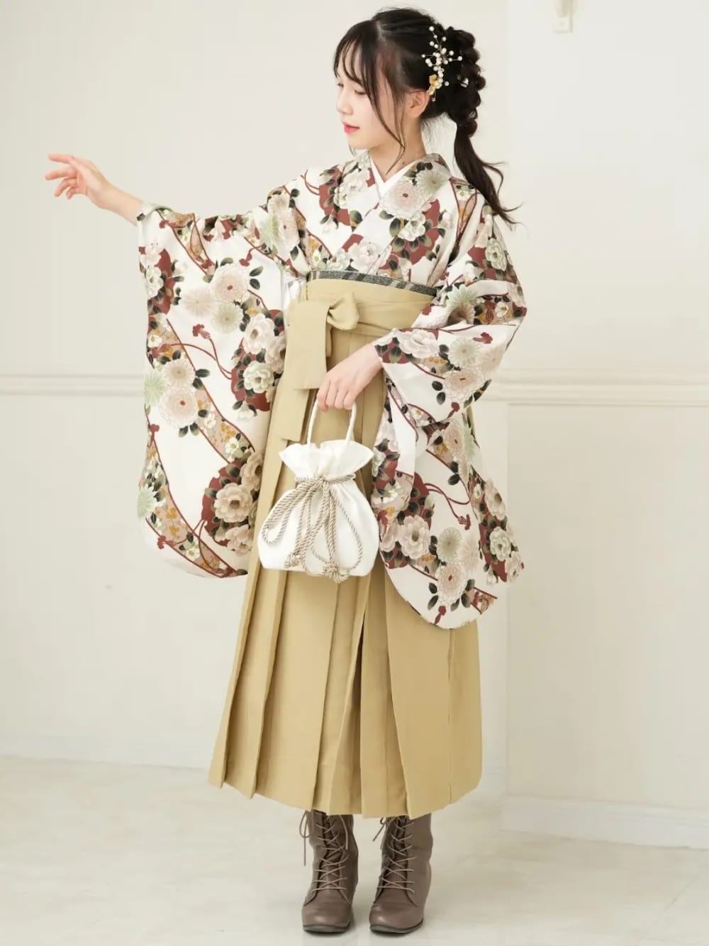 utatane（ウタタネ）の「ジュニア袴セット ひよこ商店 えんじの花雪輪