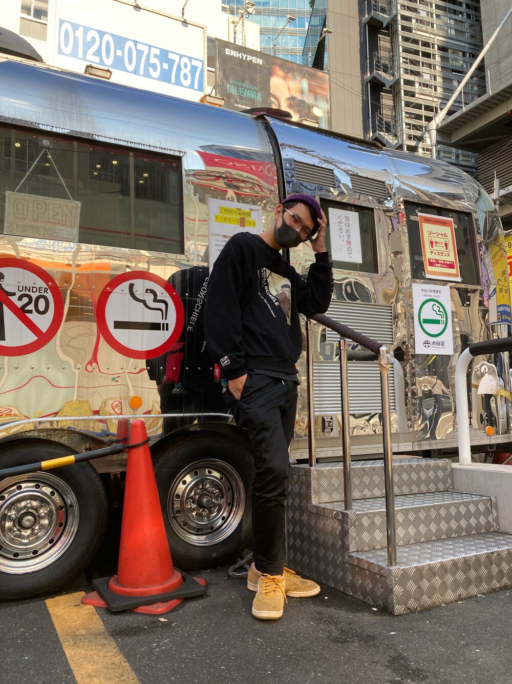 「wearhalloween2021」｜「MONKEY TIMEの＜EGON SCHIELE × monkey time＞ SWEAT CREW/スウェット（スウェット、ブラック系）」を使った、ギャル男さん（メンズ・230cm）の秋コーディネートの1枚目の写真