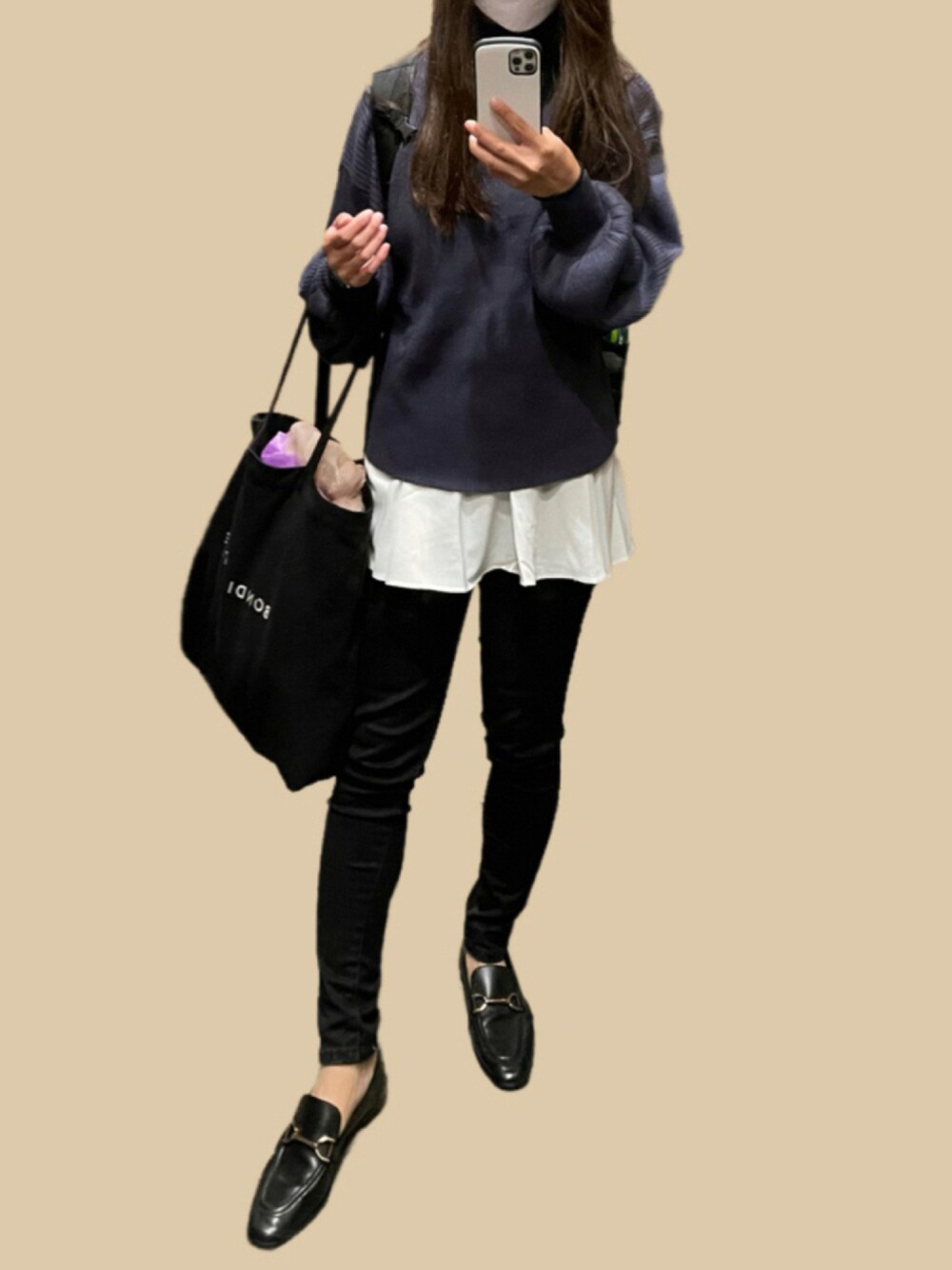 「ニット、ローファー、冬コーデ、レイヤードスタイル、タートルネック、プチプラ、きれいめカジュアル、パンツスタイル、ootd、オトナカジュアル、秋コーデ、オトナカワイイ、ボリューム袖、冬トレンド2021、おしゃれさんと繋がりたい」｜「coca（coca）の＼＼新色登場／／袖ボリュームニットトップス（ニット/セーター、ブルー系）」を使った、Mipahinaさん（レディース・156cm）の秋コーディネートの1枚目の写真