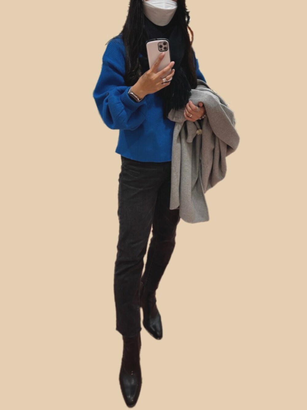 「コート、ニット、ブーツ、ジーンズ、プチプラ、パンツスタイル、ootd、カジュアルコーデ、outfit、大人かわいい、オトナカジュアル、おしゃれさんと繋がりたい、未来のWEARISTAプロジェクト、冬コーデ、冬アウター」｜「coca（coca）の＼＼新色登場／／袖ボリュームニットトップス（ニット/セーター、ブルー系）」を使った、Mipahinaさん（レディース・156cm）の秋コーディネートの1枚目の写真