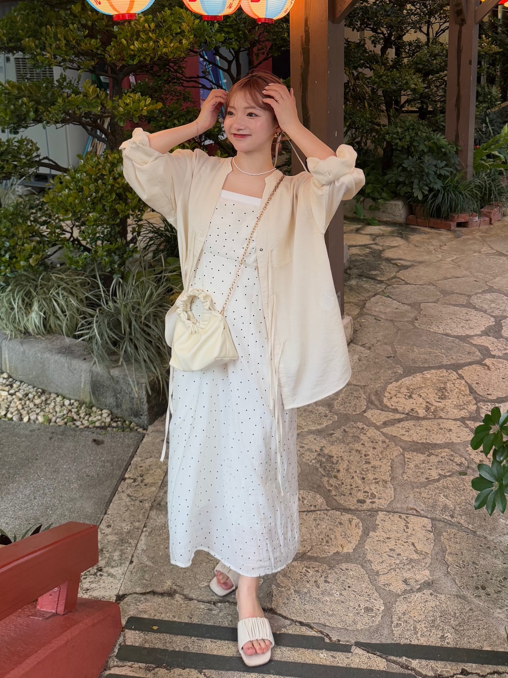 「サンダル、シャツスタイル、夏コーデ、大人かわいい、ゆるコーデ、ワンピーススタイル、低身長コーデ、低身長」｜「LOWRYS FARMのリボンチュニックブラウス　123101（シャツ/ブラウス、ホワイト系）」を使った、una.さん（レディース・148cm）の夏コーディネートの1枚目の写真