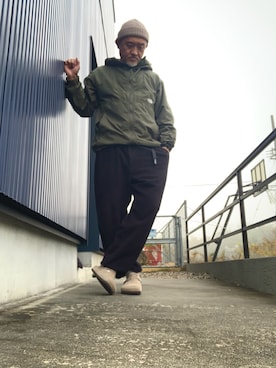 「アイテム（ナイロンジャケット）」を使った、AKTKさん（メンズ・168cm）の秋コーディネート