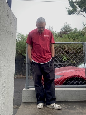 「古着のアイテム（Tシャツ/カットソー、レッド系）」を使った、AKTKさん（メンズ・168cm）の秋コーディネート