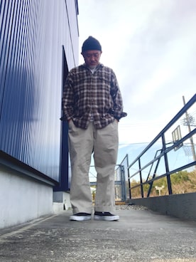 「URBAN RESEARCH DOORS（アーバンリサーチドアーズ）のAWロールワッチ（ニットキャップ/ビーニー、ブルー系）」を使った、AKTKさん（メンズ・168cm）の春コーディネート