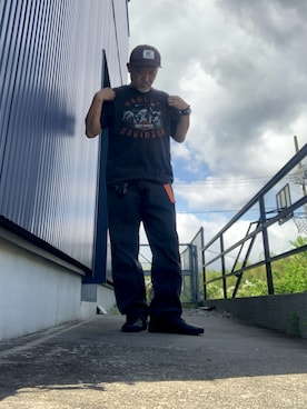 「Harley-Davidson（ハーレーダビッドソン）のアイテム（Tシャツ/カットソー、ブラック系）」を使った、AKTKさん（メンズ・168cm）の春コーディネート