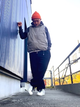 「アイテム（スウェット）」を使った、AKTKさん（メンズ・168cm）の秋コーディネート