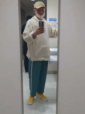 「417 EDIFICE（フォーワンセブンエディフィス）のアイテム（パンツ）」を使った、IWAWOさん（メンズ・179cm）の春コーディネート