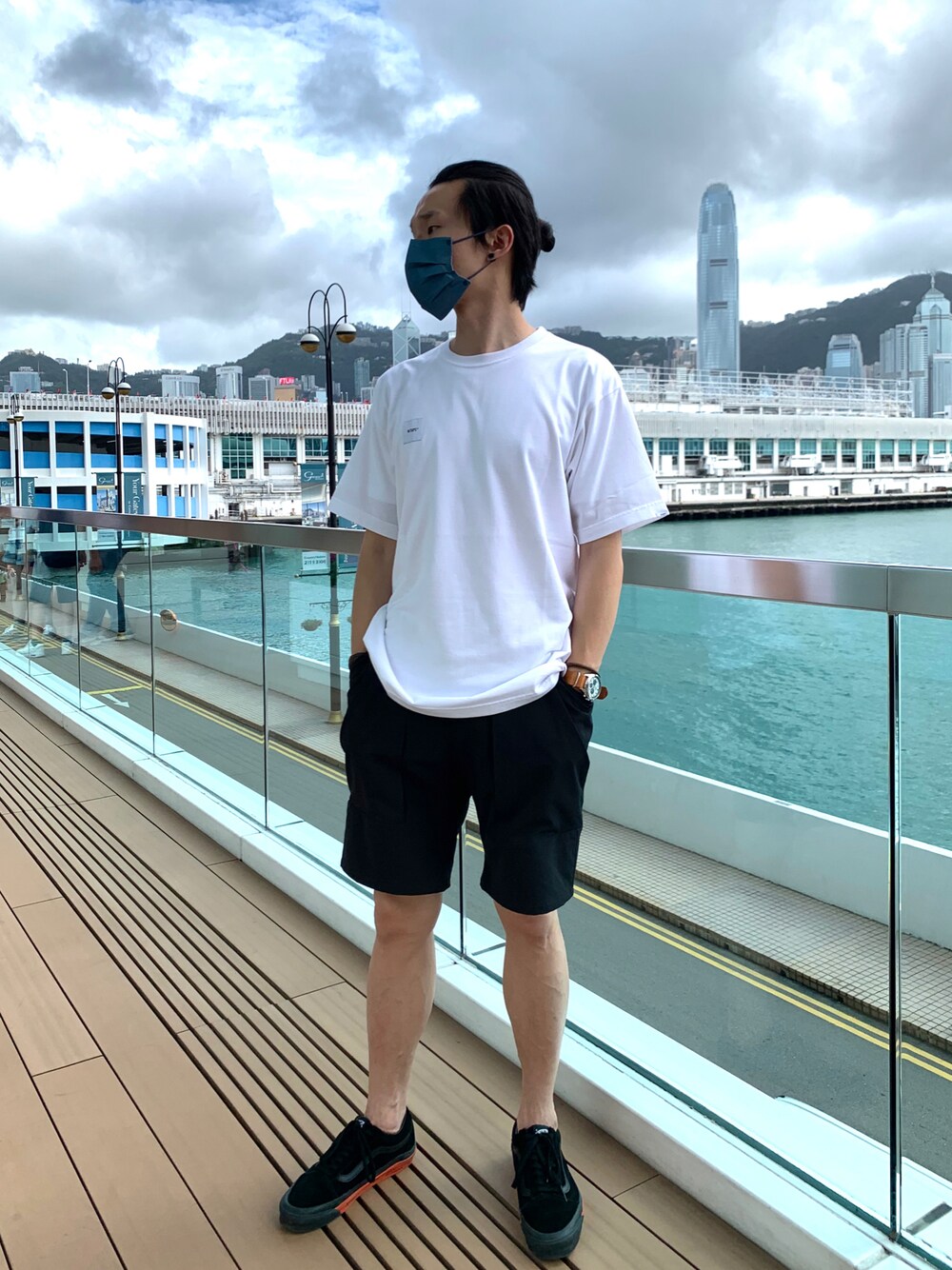 「Wtaps、GRAMICCI」｜「WTAPSのアイテム（Tシャツ/カットソー、ホワイト系）」を使った、cyeungyeungさん（メンズ・178cm）の夏コーディネートの1枚目の写真