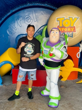 「Disney（ディズニー）のアイテム」を使った、Edimundson さん（メンズ・180cm）の秋コーディネート