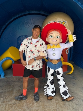 「Disney（ディズニー）のアイテム」を使った、Edimundson さん（メンズ・180cm）の秋コーディネート