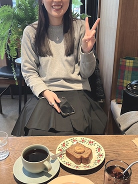 「アイテム（ジャージ、シルバー系）」を使った、yuco🌓さん（レディース・164cm）の冬コーディネート