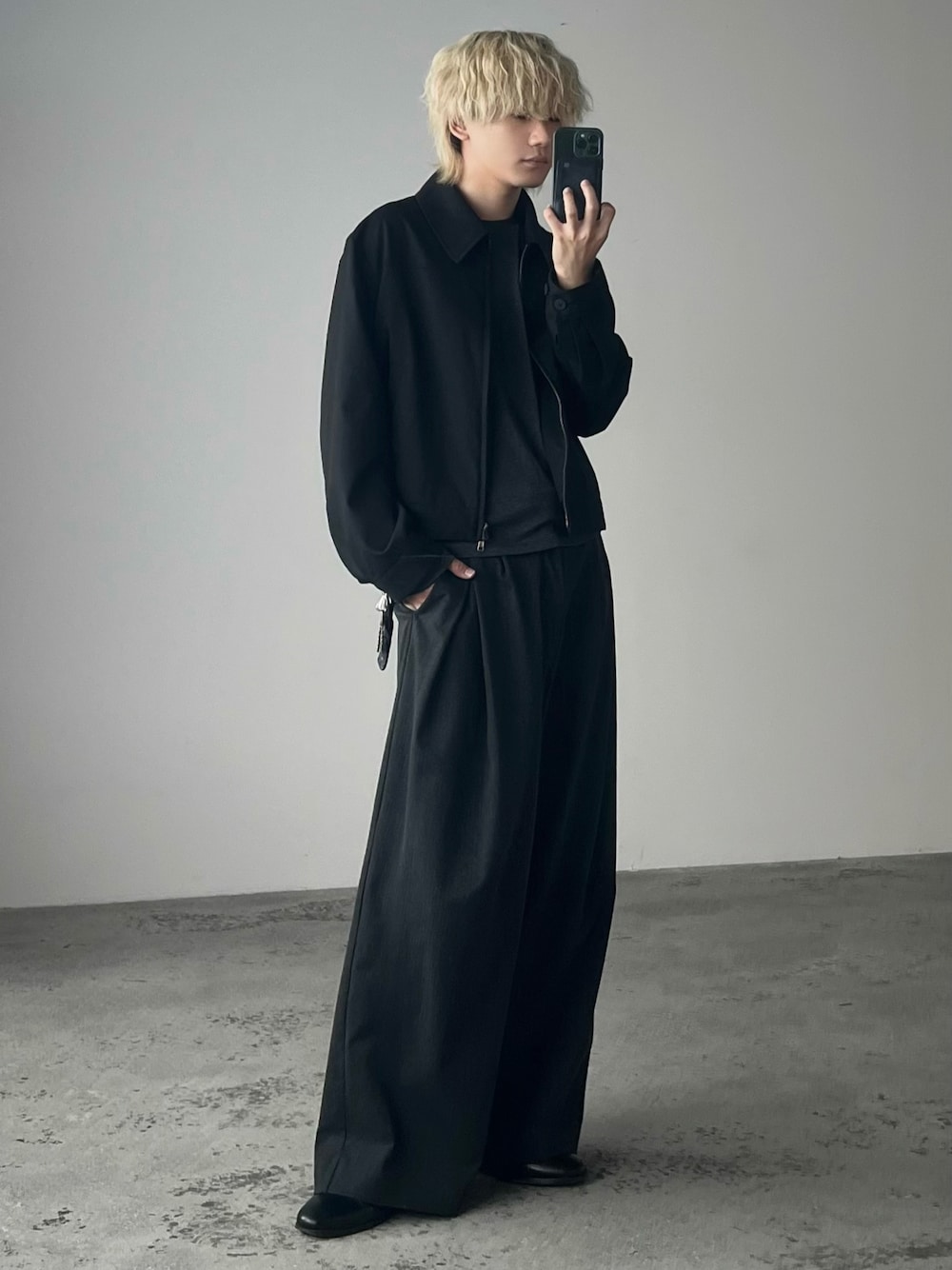 WYM LIDNM（ウィム バイ リドム）の「TECH WOOL GABARDINE ZIP BLOUSON