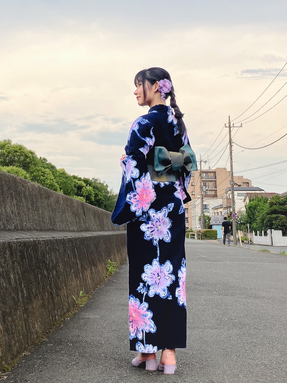 「浴衣、浴衣女子、浴衣コーデ、休日スタイル、ブルベ冬、ブルベ、お祭り、夏コーデ、夏、和服、ヘアアレンジ」｜「no brandのアイテム（ヘアアクセサリー、パープル系）」を使った、超骨ストのRicoさん（骨格ストレート・レディース・157cm）の夏コーディネートの1枚目の写真