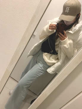 「FILA（フィラ）のFILA Disrupter 2 (WHT)（スニーカー）」を使った、hamiさん（レディース・158cm）の冬コーディネート