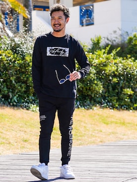 「シルバー」｜「アイテム（スウェットパンツ）」を使った、adamsJUGGLERさん（メンズ・173cm）の春コーディネート