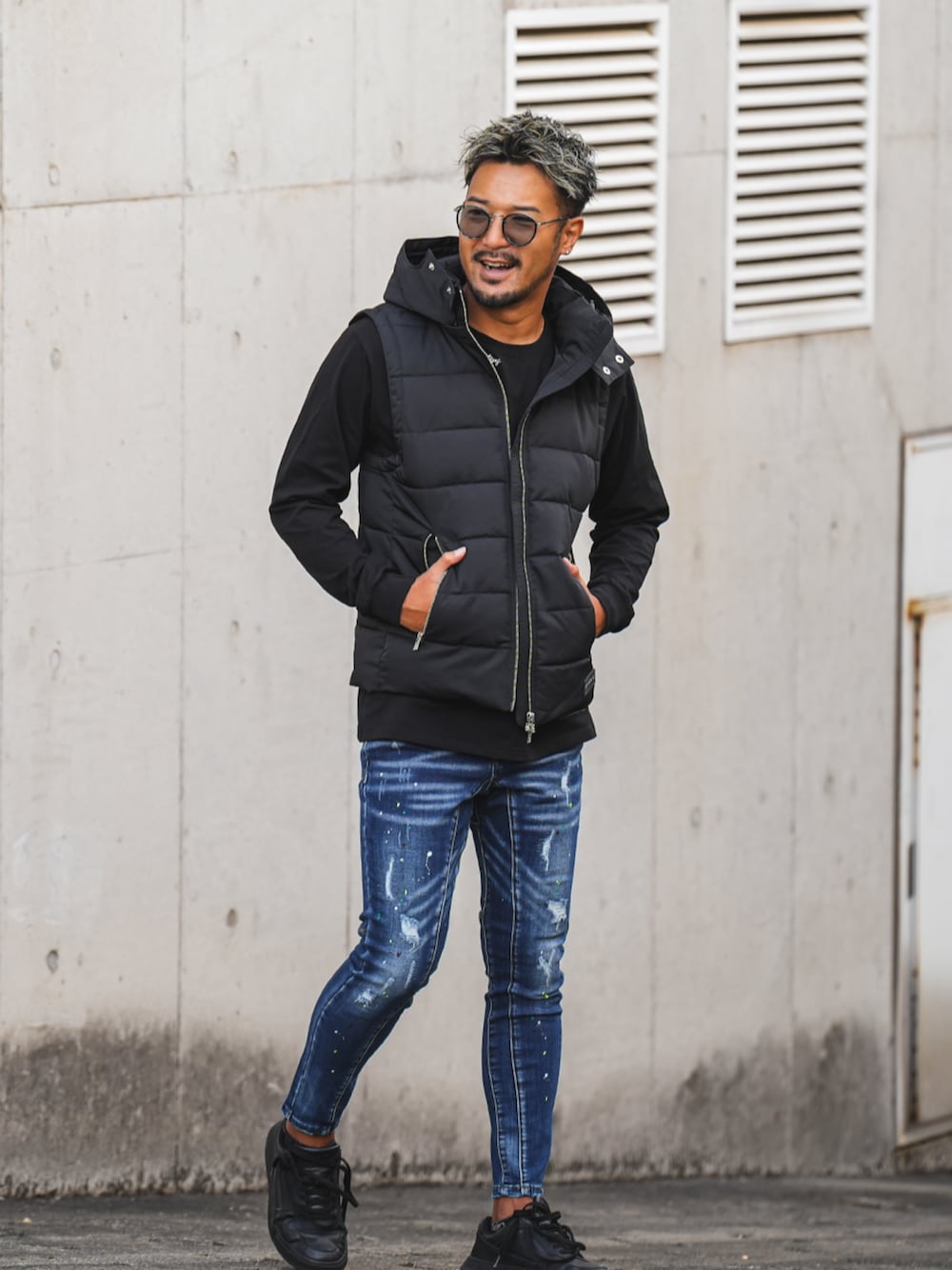 ブラック ベスト エルプション刺繍　アダムスジャグラー　レトロエンジン　スタッズ ブラック ベスト エルプション刺繍 アダムスジャグラー レトロエンジン