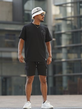 「adamsJUGGLER（アダムスジャグラー）のRTEGスリー/Pカーゴショートパンツ（その他パンツ、ブラック系）」を使った、adamsJUGGLERさん（メンズ・173cm）の夏コーディネート