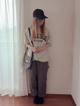 「DAISO（DAISO）のショルダーバッグ（ショルダーバッグ、グレー系）」を使った、きみみchan♡さん（レディース・152cm）の秋コーディネート