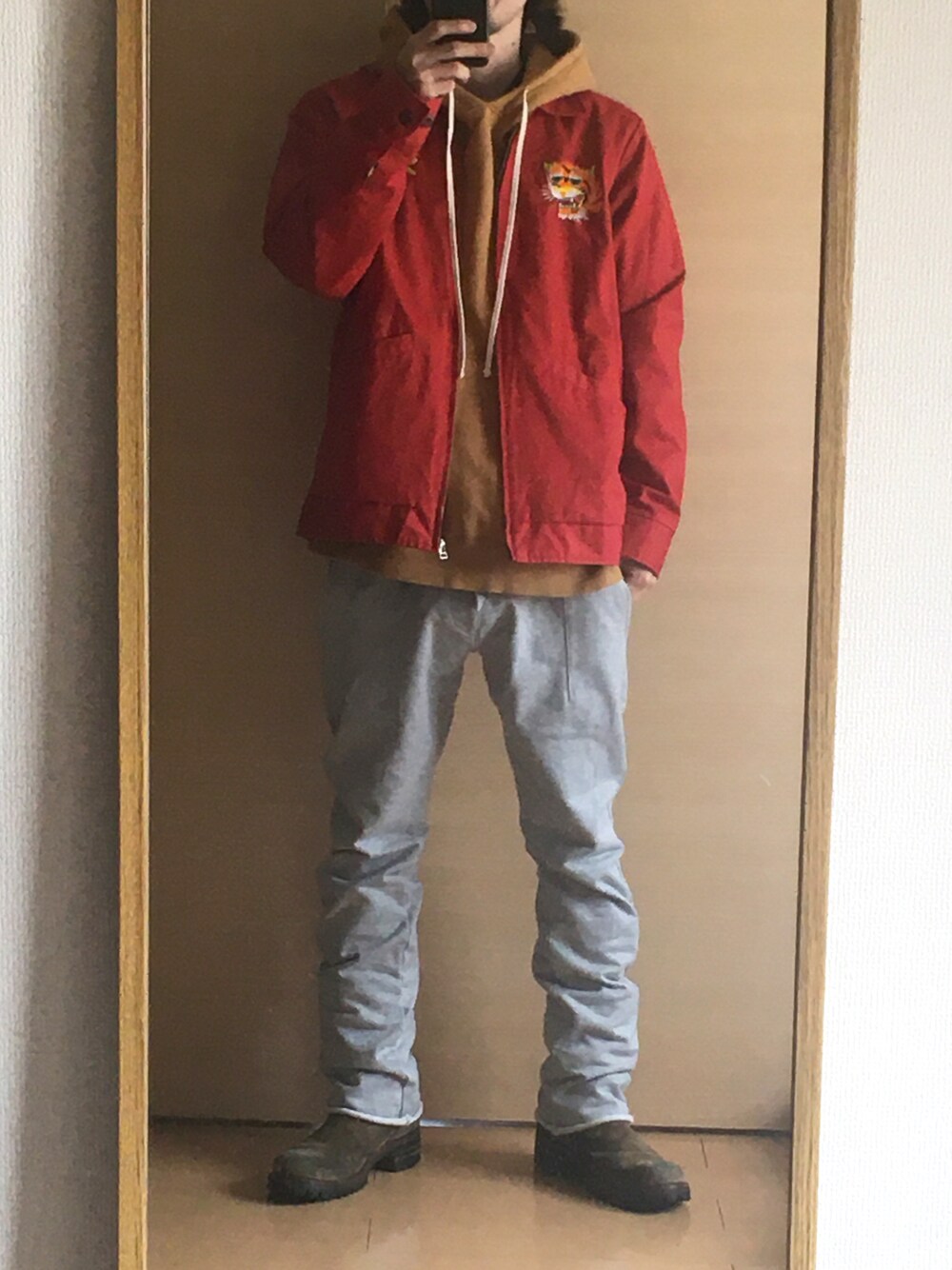 「ROLLING CRADLEのアイテム（ジャケット/アウター、レッド系）」を使った、yskEさん（メンズ・172cm）の冬コーディネートの1枚目の写真