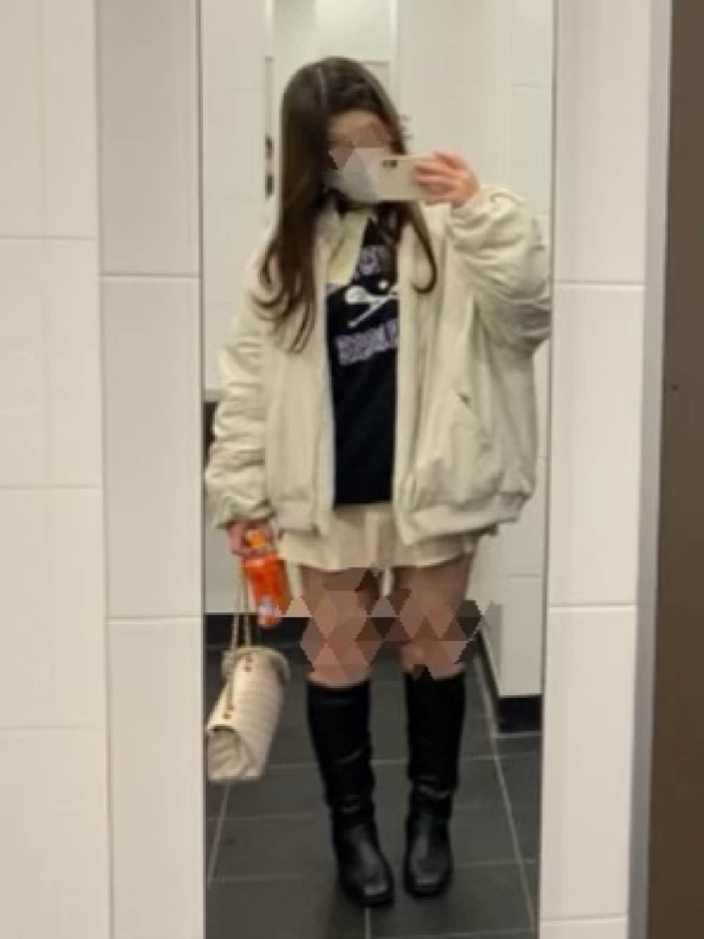 「秋冬コーデ、古着MIX、古着コーデ、おしゃれさんと繋がりたい、ブーツスタイル、ビックシルエット、休日スタイル、あったかコーデ、重ね着、トレーナー、ミニスカート」｜「NAUTICAのアイテム（シャツ/ブラウス、イエロー系）」を使った、みおさん（レディース・156cm）の秋コーディネートの1枚目の写真
