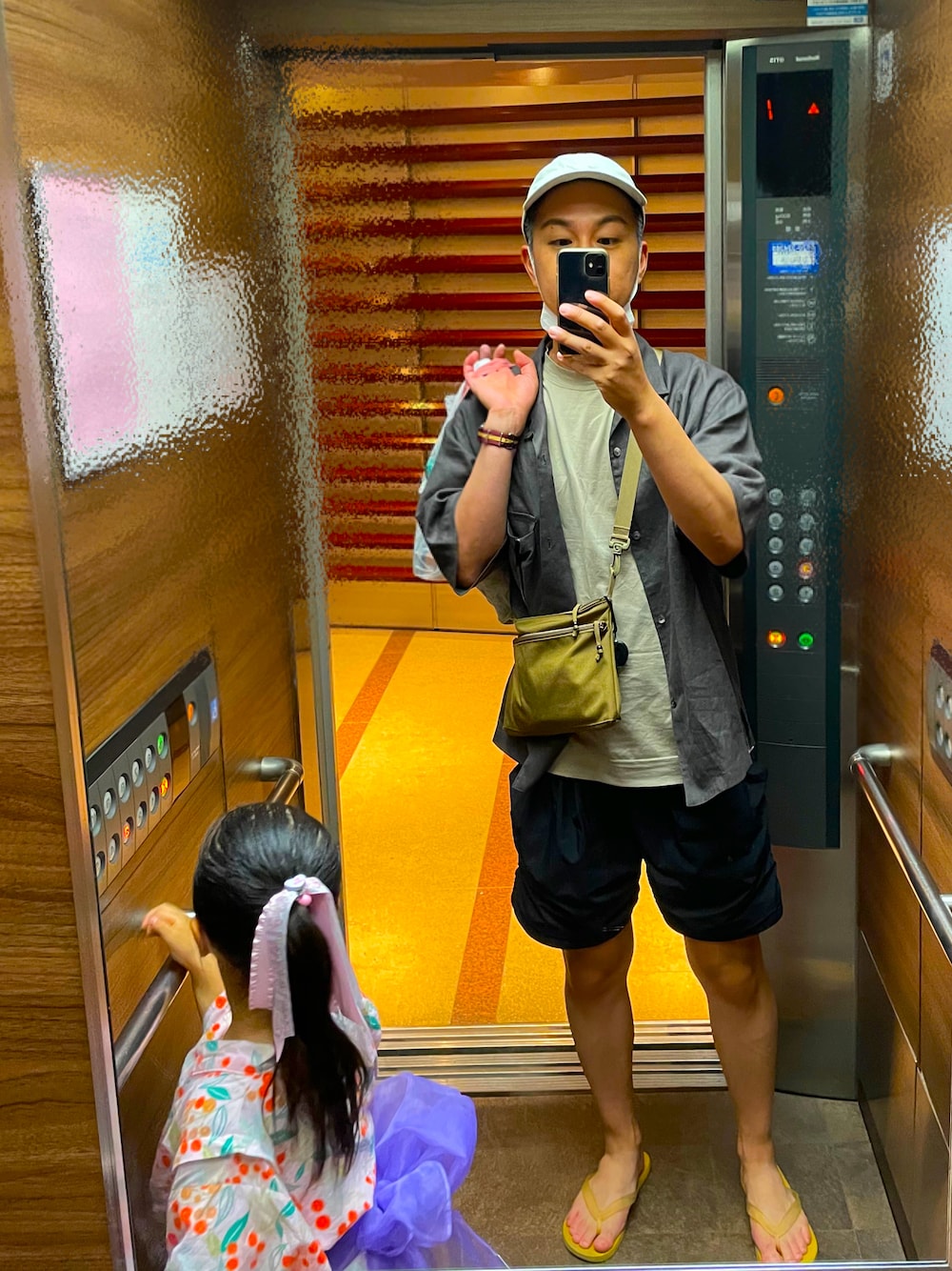 「休日スタイル、大人カジュアル、デート、おしゃれさんと繋がりたい、夏祭り」｜「MOUNTAIN EQUIPMENTのアイテム（その他パンツ、ブラック系）」を使った、Benさん（メンズ・177cm）の夏コーディネートの1枚目の写真