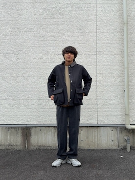 「ITEMS URBANRESEARCH（アイテムズ アーバンリサーチ）のアイテム（その他パンツ）」を使った、鷹見侑輝さん（メンズ・175cm）の秋コーディネート