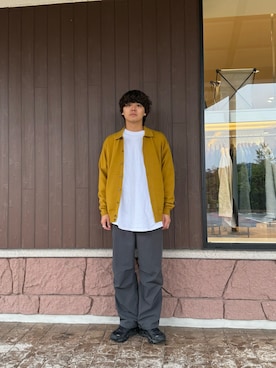 「URBAN RESEARCH DOORS（アーバンリサーチドアーズ）の『XLサイズ/WEB限定/仁村紗和さん着用』『UR TECH 200日ニット』シャツ カーディガン（カーディガン/ボレロ）」を使った、鷹見侑輝さん（メンズ・175cm）の秋コーディネート