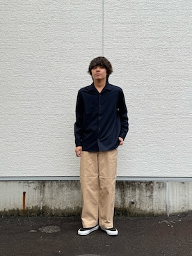 「ITEMS URBANRESEARCH（アイテムズ アーバンリサーチ）のアイテム（シャツ/ブラウス）」を使った、鷹見侑輝さん（メンズ・175cm）の秋コーディネート