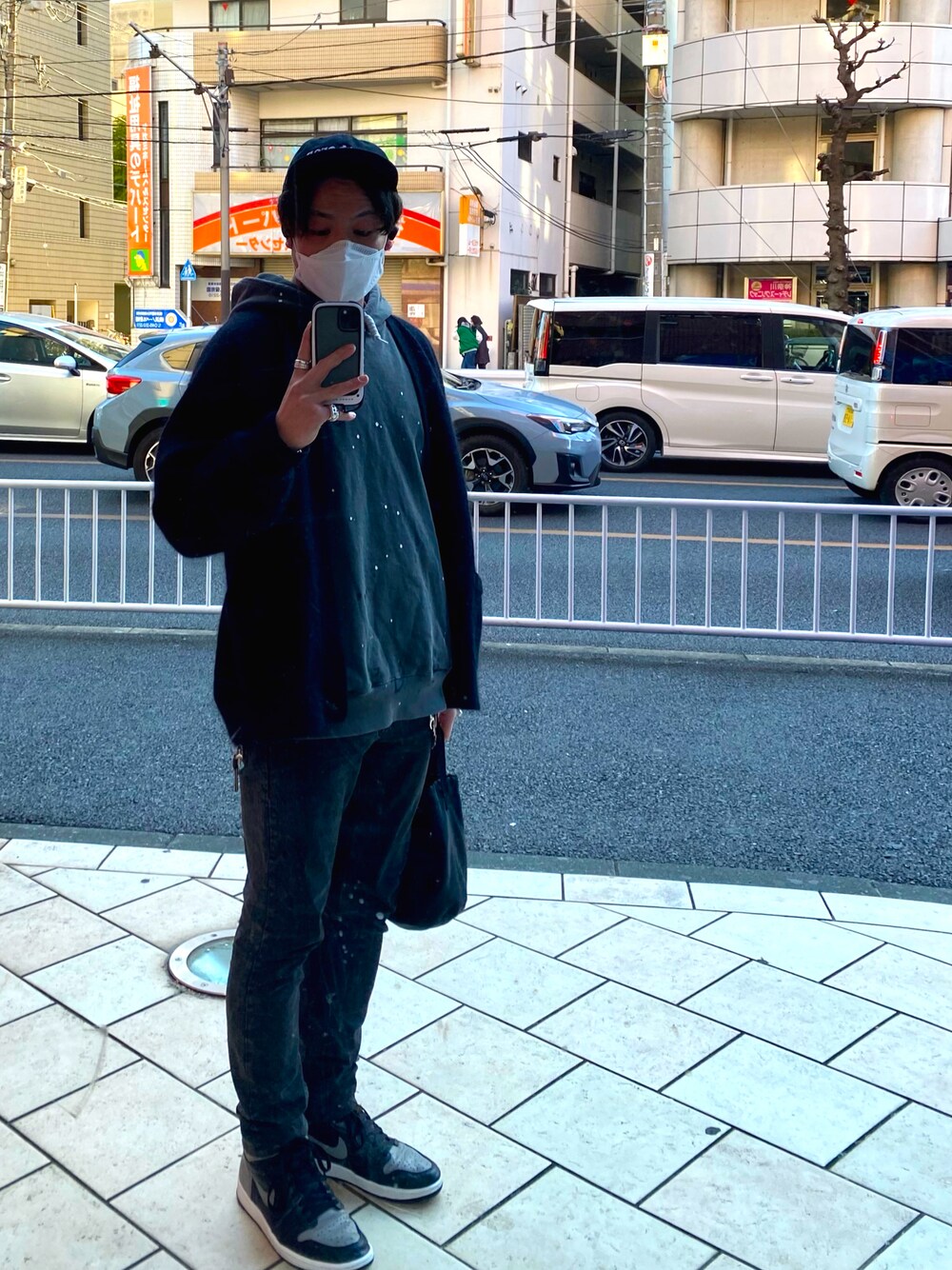 「モノトーン、スニーカーコーデ、冬コーデ、休日スタイル、MONKEY TIME、nonnative、Chrome Hearts、NIKE、AIR JORDAN」｜「MONKEY TIMEの＜monkey time＞ SOLID MHR CGN/カーディガン（カーディガン/ボレロ、ブラック系）」を使った、shibuya shunsukeさん（メンズ・172cm）の冬コーディネートの1枚目の写真