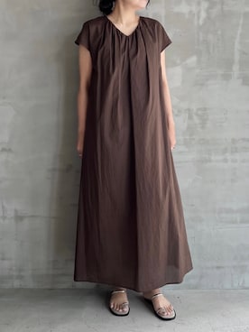 「HELIOPOLE（エリオポール）のCOTTONLAWN FRENCH SLEEVE DRESS / コットン ローン フレンチ スリーブ ドレス（ワンピース、ブラウン系）」を使った、heliopoleofficialさん（レディース・160cm）の夏コーディネート