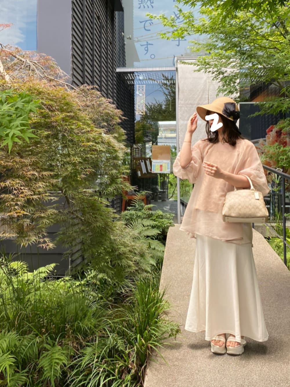 「acka、休日スタイル、このスタイルがお気に入り、サンダルコーデ、シンプル、夏、大人コーデ、大人かわいい、大人ガーリー、OLIVE des OLIVE、低身長女子、お出かけコーデ、シアートップス、マーメイドスカート、サマーキャップ」｜「ackaのアイテム（帽子、ベージュ系）」を使った、misakiさん（レディース・153cm）の夏コーディネートの1枚目の写真
