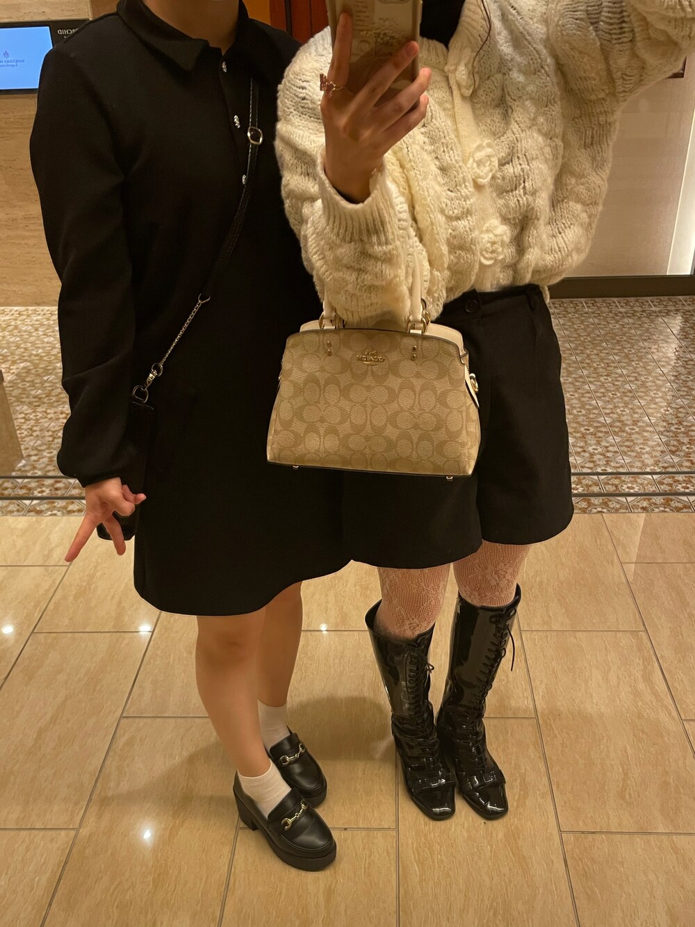 「フレンチガーリー、お洒落さんとつながりたい、プチプラ、モノトーン、ロングブーツ」｜「ZARAのアイテム（ワンピース、ブラック系）」を使った、misakiさん（レディース・153cm）の秋コーディネートの1枚目の写真