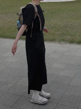「アイテム（サンダル）」を使った、み るさん（レディース・170cm）の秋コーディネート