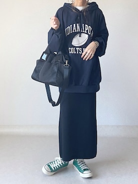 「DHOLIC（ディーホリック）のアイテム（パーカー）」を使った、akoさん（レディース・155cm）の秋コーディネート