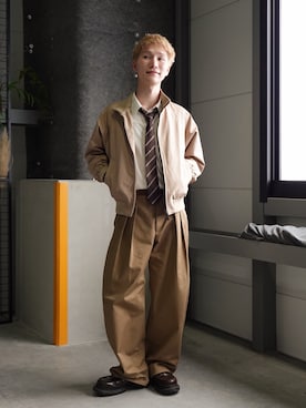 「WYM LIDNM（ウィム バイ リドム）のMICRO SPAN BASIC SHIRT（シャツ/ブラウス、ベージュ系）」を使った、いったさん（メンズ・169cm）の春コーディネート