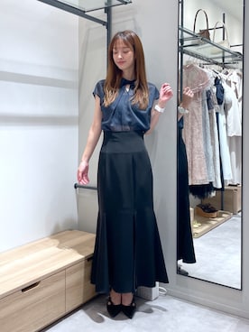 「MERCURYDUO（マーキュリーデュオ）のバックレースアップストレッチマーメイドスカート（スカート、ブラック系）」を使った、長澤 実果さん（レディース・160cm）の夏コーディネート