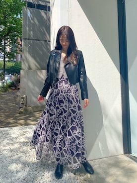 「フェミニンコーデ」｜「アイテム（ライダースジャケット）」を使った、長澤 実果さん（レディース・160cm）の夏コーディネート